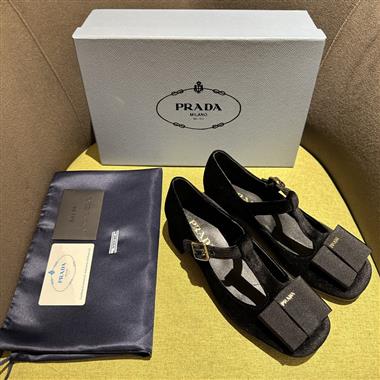 PRADA   2025新款女生休閒時尚鞋子