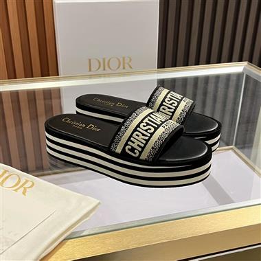 DIOR   2025新款女生休閒時尚鞋子