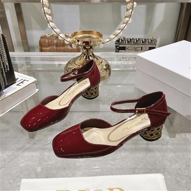 DIOR   2025新款女生休閒時尚鞋子