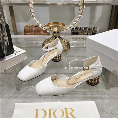 DIOR   2025新款女生休閒時尚鞋子
