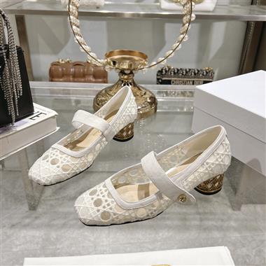DIOR   2025新款女生休閒時尚鞋子
