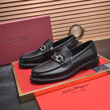 Ferragamo    2025新款男生休閒時尚鞋子
