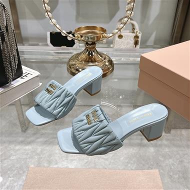 MIUMIU   2025新款女生休閒時尚鞋子