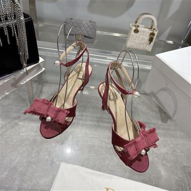 DIOR   2025新款女生休閒時尚鞋子