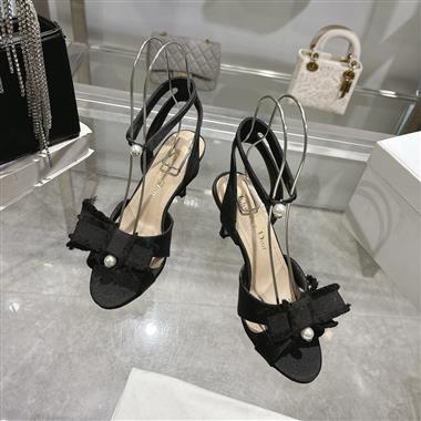 DIOR   2025新款女生休閒時尚鞋子