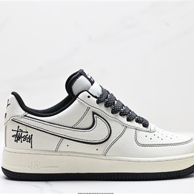 NIKE AIR FORCE 1‘07