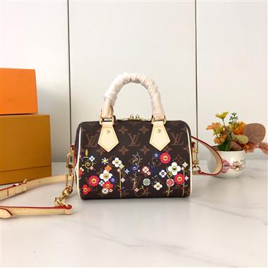 LOUIS VUITTON  2025新款女生時尚包包 尺寸：20.5 x 13.5 x 12CM