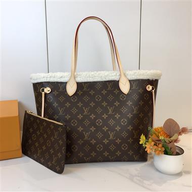 LOUIS VUITTON  2025新款女生時尚包包 尺寸：32*29*17CM