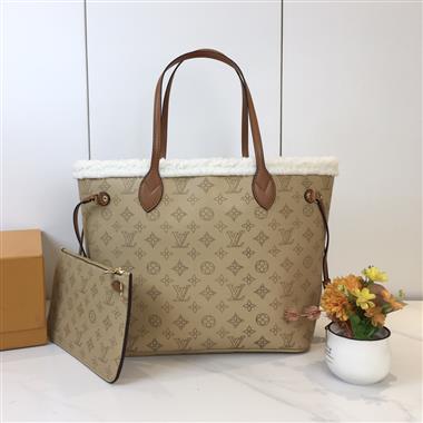 LOUIS VUITTON  2025新款女生時尚包包 尺寸：32*29*17CM
