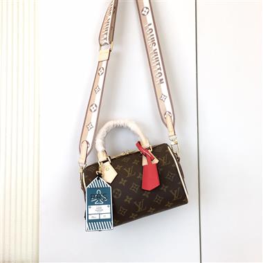 LOUIS VUITTON  2025新款女生時尚包包 尺寸：20.5 x 13.5 x 12CM