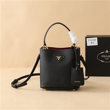PRADA   2025新款女生時尚包包 尺寸：20CM