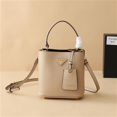 PRADA   2025新款女生時尚包包 尺寸：20CM