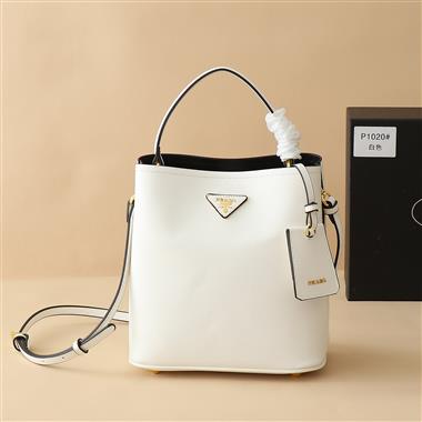 PRADA   2025新款女生時尚包包 尺寸：23*23*13CM