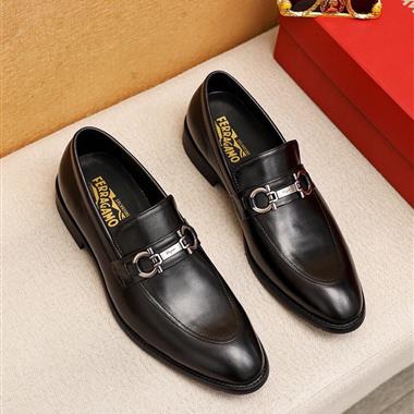 Ferragamo   2025新款男生休閒時尚鞋子