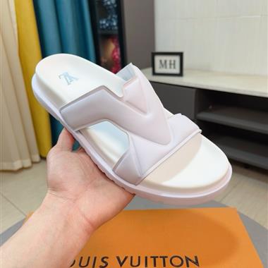 Louis Vuitton    2025新款男生休閒時尚鞋子