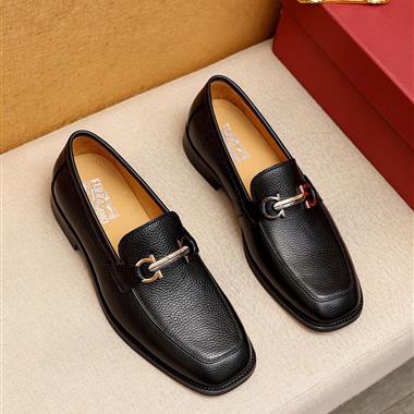 Ferragamo    2025新款男生休閒時尚鞋子