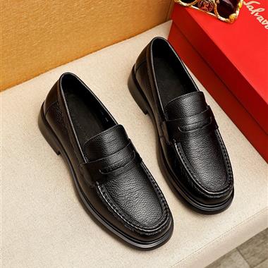 Ferragamo    2025新款男生休閒時尚鞋子