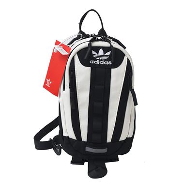 Adidas   2025新款時尚休閒包 尺寸：28*17*7CM