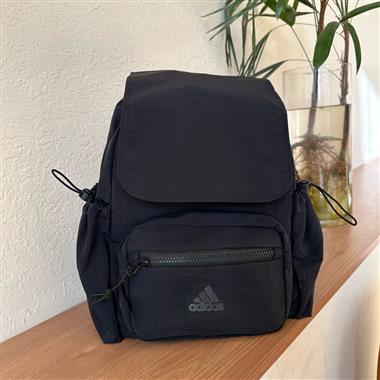 Adidas  2025新款時尚休閒包   尺寸：27*33*16CM