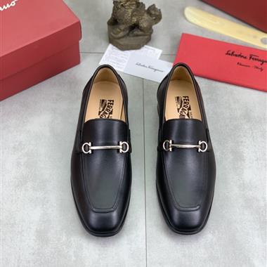 Ferragamo    2025新款男生休閒時尚鞋子