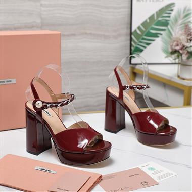 MIUMIU   2025新款女生休閒時尚鞋子