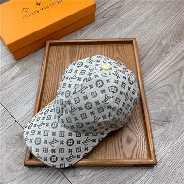LOUISVUITTON  2025新款時尚帽子