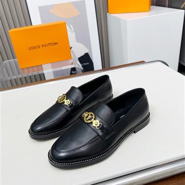 Louis Vuitton   2025新款女生休閒時尚鞋子