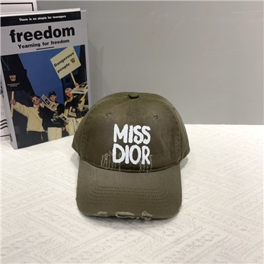 DIOR   2025新款時尚帽子