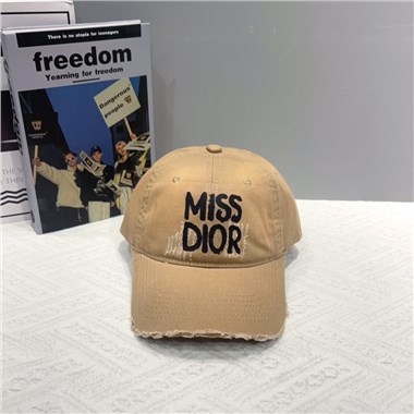 DIOR   2025新款時尚帽子