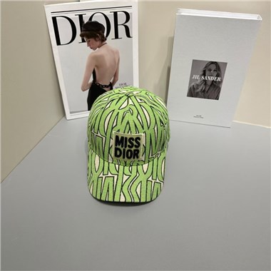 DIOR   2025新款時尚帽子