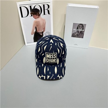 DIOR   2025新款時尚帽子