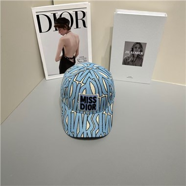 DIOR   2025新款時尚帽子