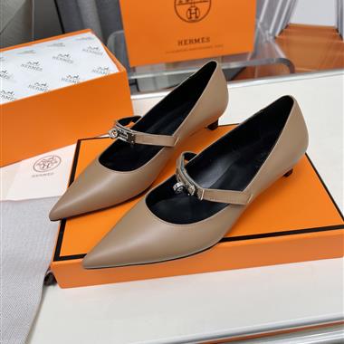 HERMES  2025新款女生休閒時尚鞋子