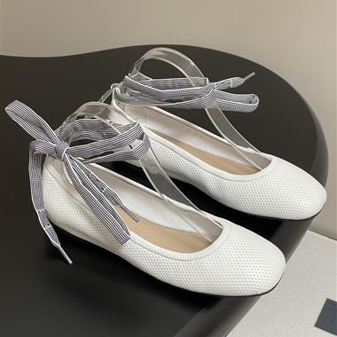 DIOR   2025新款女生休閒時尚鞋子