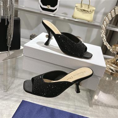 DIOR   2025新款女生休閒時尚鞋子