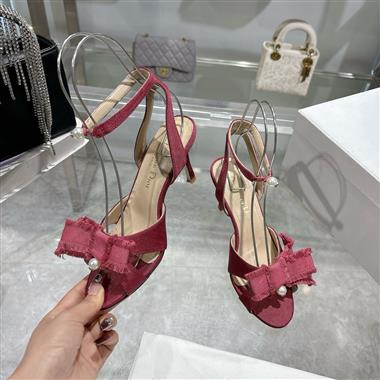 DIOR   2025新款女生休閒時尚鞋子
