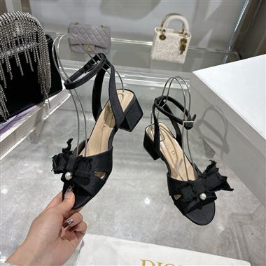 DIOR   2025新款女生休閒時尚鞋子