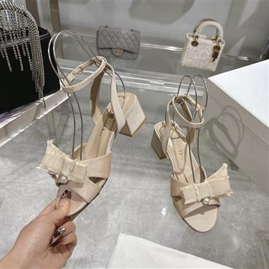 DIOR   2025新款女生休閒時尚鞋子