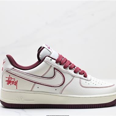 NIKE AIR FORCE 1‘07
