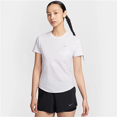NIKE   2025夏季新款女生短袖T恤