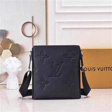 LOUIS VUITTON   2025新款男生時尚包包 尺寸：26*28*5.5CM