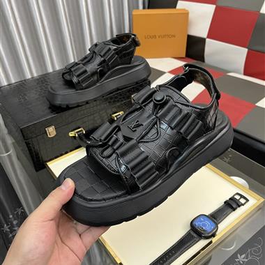 Louis Vuitton   2025新款男生休閒時尚鞋子