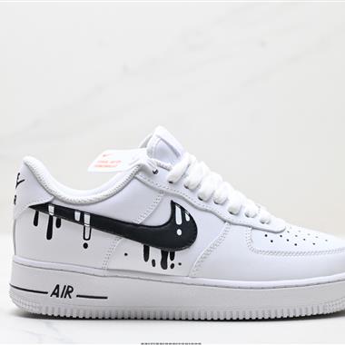 NIKE AIR FORCE 1‘07