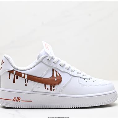 NIKE AIR FORCE 1‘07