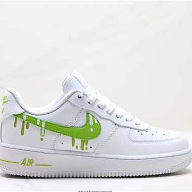 NIKE AIR FORCE 1‘07
