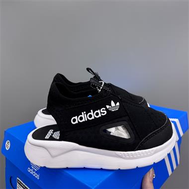 Adidas 兒童包頭涼鞋