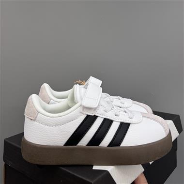 Adidas 兒童魔術貼休閑鞋