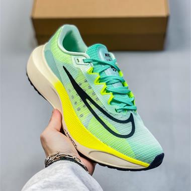 Nike Zoom Fly 5超輕跑步鞋