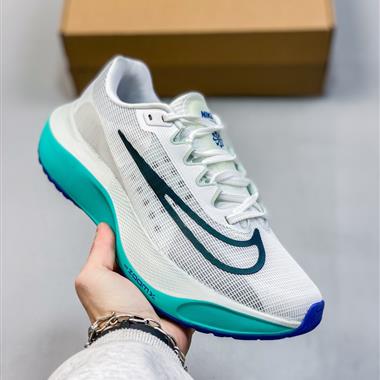 Nike Zoom Fly 5超輕跑步鞋