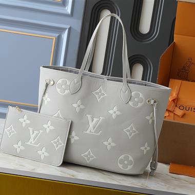 LOUIS VUITTON   2025新款女生時尚包包  尺寸：31*28*14CM